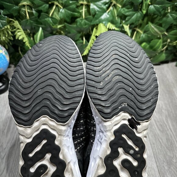 Nike React Phantom Run Flyknit 2 Shoes Men's 11 Black Running Athletic Sneakers - Picture 8 of 10